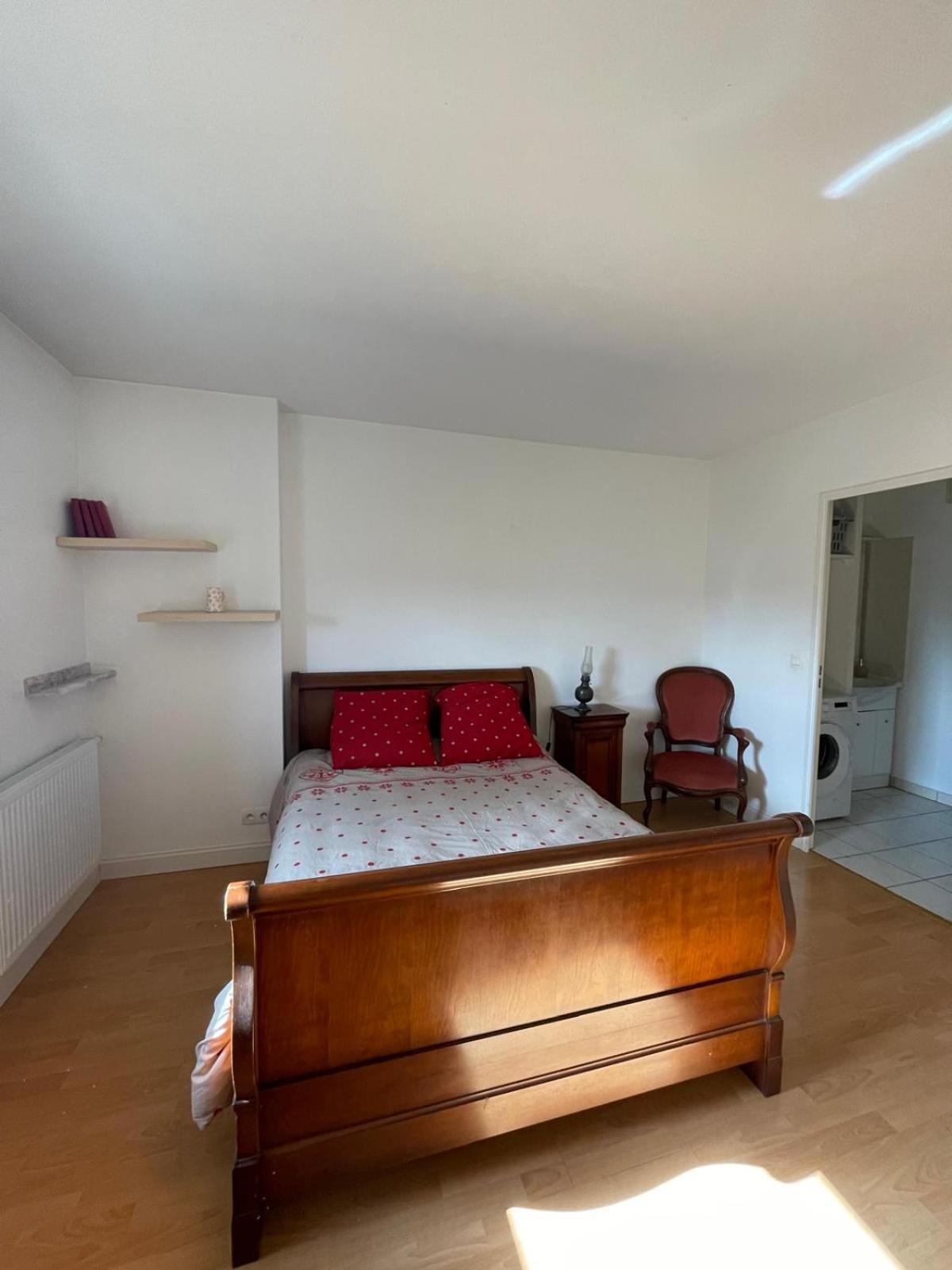 T4 Chartrons Ravezies Apartment